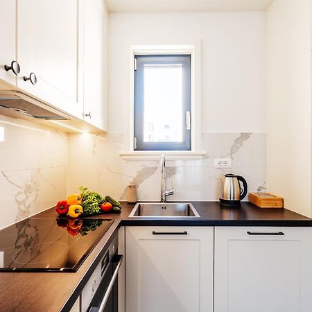 Lustica Apartments Central Тиват Екстер'єр фото