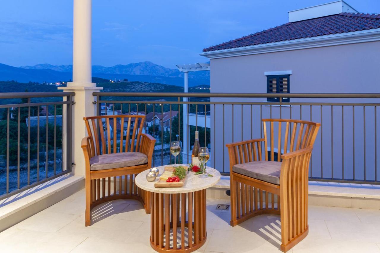 Lustica Apartments Central Тиват Екстер'єр фото